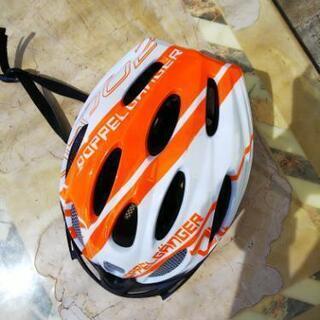 自転車のヘルメットの画像