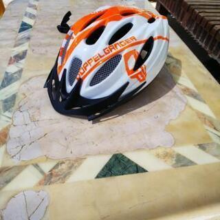 自転車のヘルメットの画像