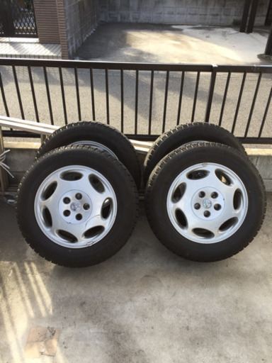 (値下げ)スタッドレス 215/60/16 7J  45