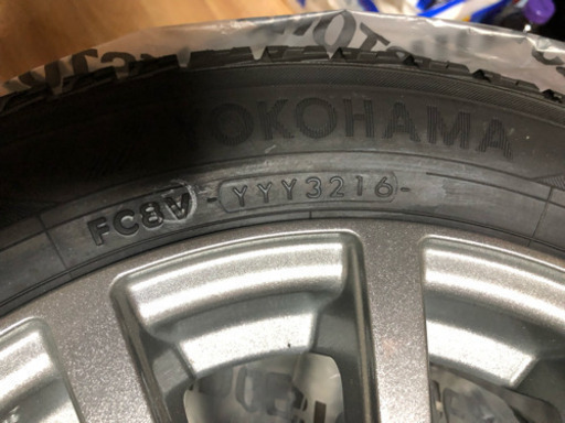 新品のホイール、スタッドレスタイヤ４本