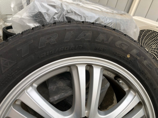 スタッドレスタイヤ TRIANGLE  215/60R17