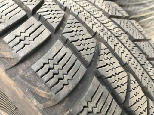 スタッドレスタイヤ TRIANGLE  215/60R17