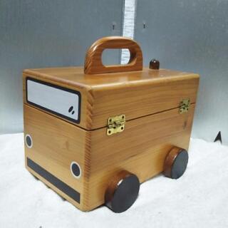 救急箱　木製　車の画像