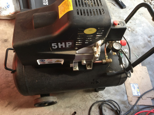 エアーコンプレッサー 5馬力 100v