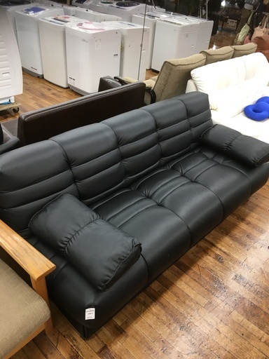 軽トラック貸出しあります。レザー調のソファーベッド【トレジャーファクトリー入間店】