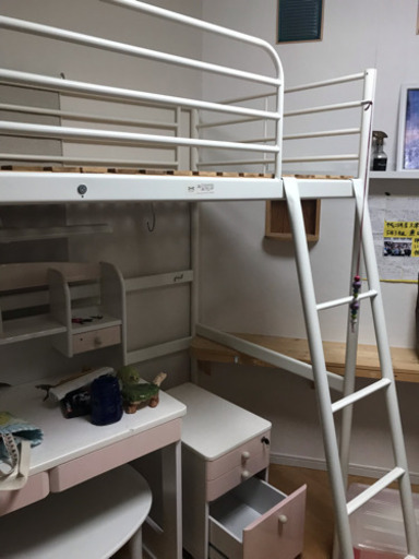 イケアのロフトベッド
