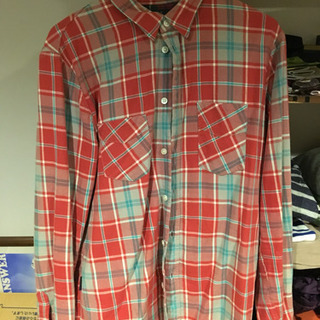 アールニューボールドのシャツ！