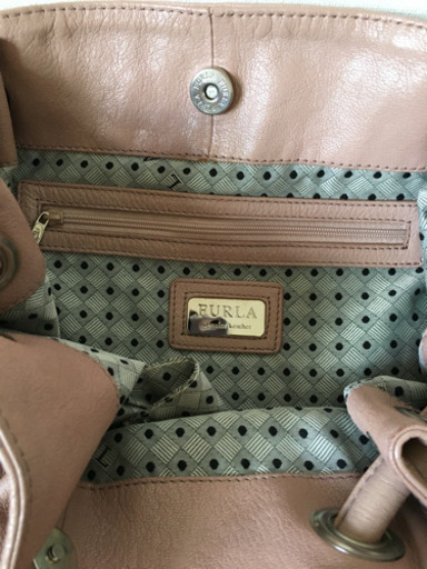 FURLAのバッグ
