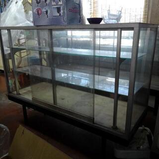 【取引中】ガラスのショーケース