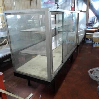 【取引中】ガラスのショーケースの画像