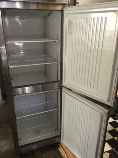 中古  2010年製  業務用冷蔵庫  縦型　 幅61　　奥行81　　高さ195　 （ｃｍ）  大きい 冷蔵庫  業務用  発送対応不