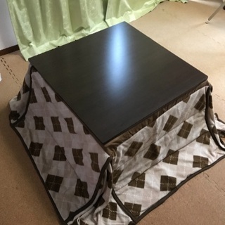 [差し上げます]ニトリこたつ布団付きテーブル(縦75cm x 横75cm x 高43cm)の画像