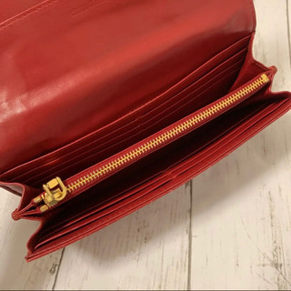 【お譲り先決定しました】miumiu ミュウミュウ 長財布 レッド 中古の画像