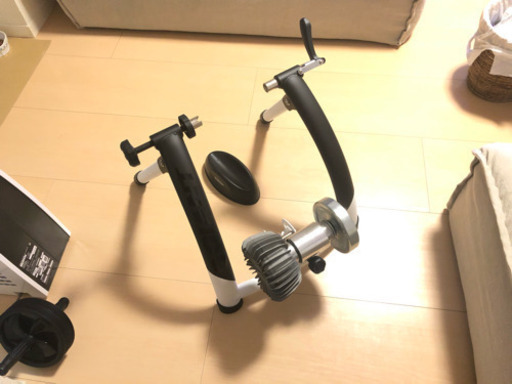 GIANT cyclotron 固定ローラー