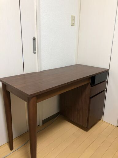 【定価19000円ニトリのパソコンデスクが10000円】