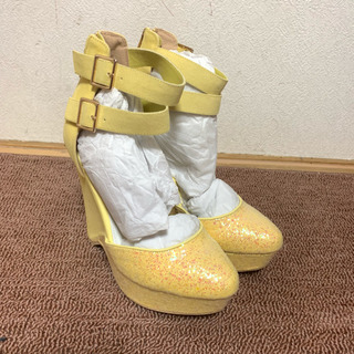 新品未使用 ラメ入り  パンプスお譲り致します(^^)の画像