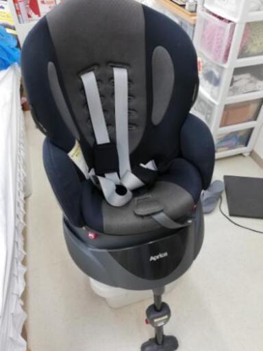 寝転べるチャイルドシート