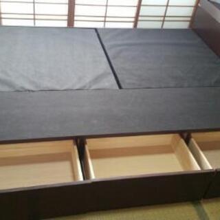 ダブルベッド【宮・照明・コンセント・引出し収納付き】の画像