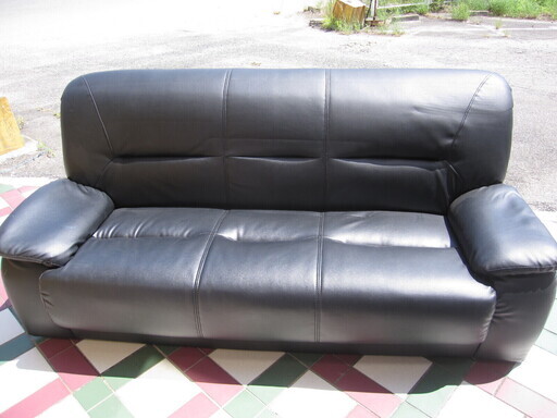★748★ソファー　３人掛け　ブラック　合皮　応接室　リビング　トリプルソファー