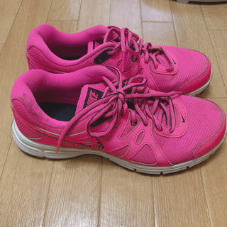NIKE ピンク シューズ