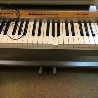 電子ピアノ