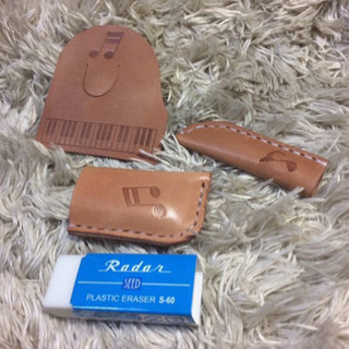 音譜、ピアノ鍵盤 刻印 レザー ピアノグッズ 3点セットの画像