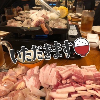 10/8◆池袋・夜◆カラオケ・BBQ風食べ放題◆夜🎤お初・ぼっち・友達同士なんでも歓迎💛皆で遊ぼう♪ - 友達