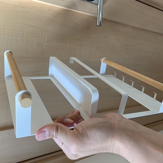 キッチン用品　冷蔵庫に貼るキッチンペーパーホルダーの画像