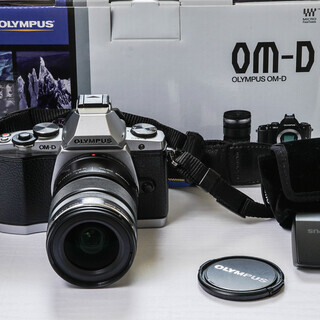 OLYMPUS　オリンパス　OM-D　E-M5　12-50レンズ...
