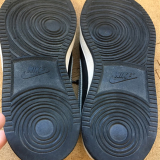 ★NIKE ナイキ 23cm ブラック × シルバーの画像