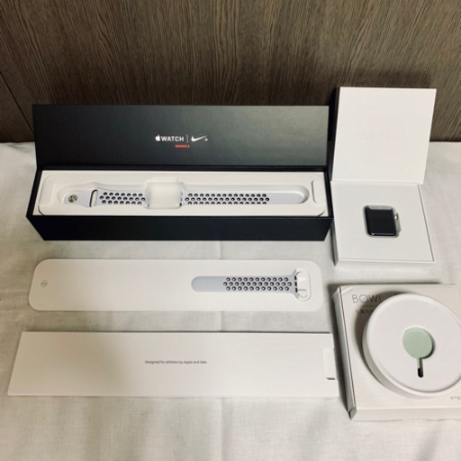 【新品同様】 Apple Watch series 3 ナイキ セルラーモデル 42mm