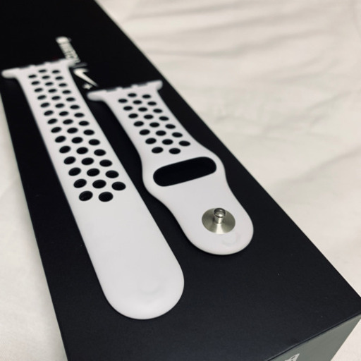 【新品同様】 Apple Watch series 3 ナイキ セルラーモデル 42mm