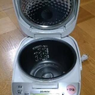 炊飯器の画像