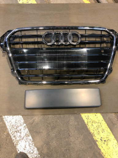 アウディA4 8K 純正グリル