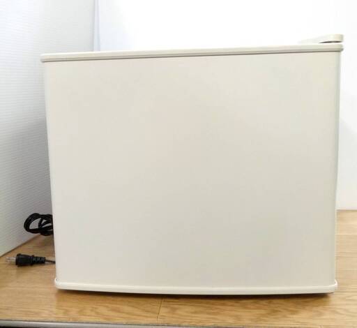 4000円★17リットル小型１ドア冷蔵庫　Peltism(ペルチィズム) BC-17A★5℃～15℃ 38.5×42×34.5ｃｍ★17リットル