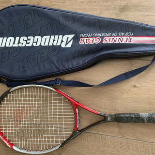 テニスラケット３点の画像