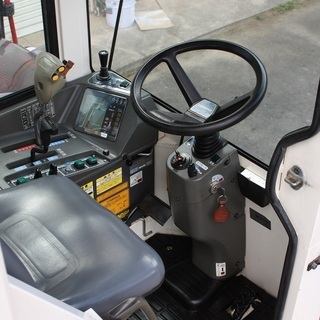 【SOLD OUT】ヤンマ コンバイン 5条刈 GC70 キャビン 80馬力 自動水平 キャビン エアコン 