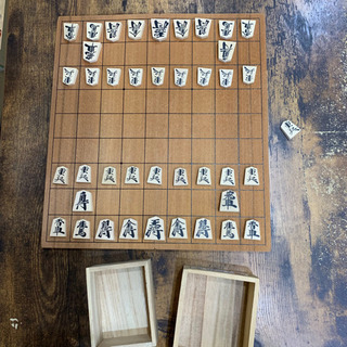 #2830 将棋盤と駒のセットの画像