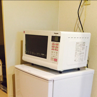 4トンのアルミ構造箱だけサイドドアは新型スライド式で後ドアは