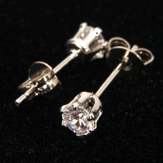 新品 CZダイヤモンド 王冠ピアス 径約4mm