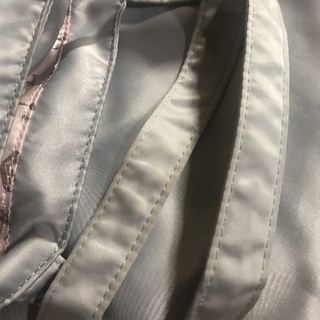 メゾンドフルール グレー トートバッグの画像