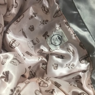 メゾンドフルール グレー トートバッグの画像