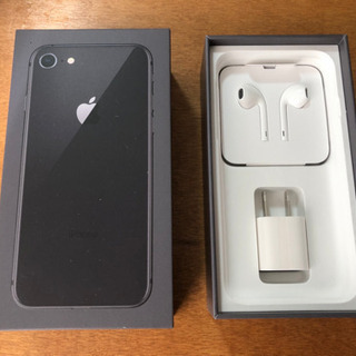 iPhone8付属品 イヤホン 充電器の画像