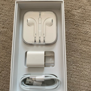 iPhone6、充電ケーブル、イヤホン