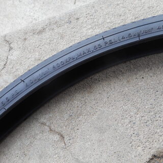 自転車のタイヤ　新品　　26×1-3/8の画像