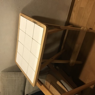 キッチン　サイドテーブル　白いタイル　折り畳みの画像