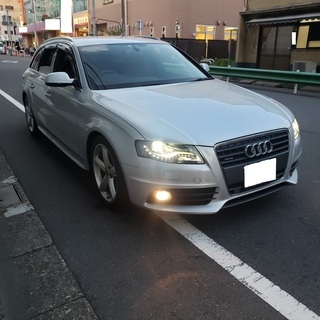 アウディＡ4アバント2.0Ｔ　クワトロＳライン　Ｈ22モデル　車検令2年11月　走行48000キロ　1オーナー新車時より記録付き　禁煙車　パワーゲートの画像