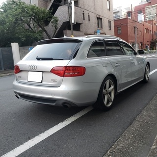 アウディＡ4アバント2.0Ｔ　クワトロＳライン　Ｈ22モデル　車検令2年11月　走行48000キロ　1オーナー新車時より記録付き　禁煙車　パワーゲートの画像