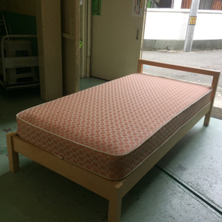 シングルベッド