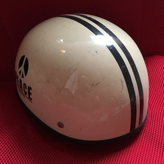 原付のヘルメット 半キャップタイプの画像